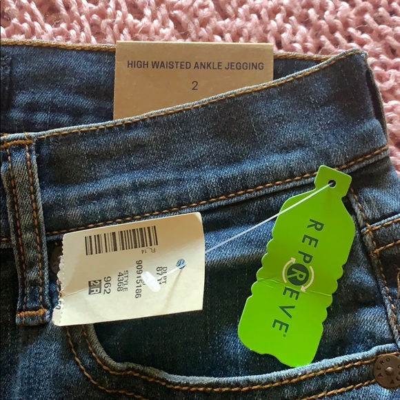 Jeans - Picture 2 of 3